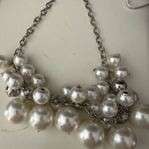 Elegant Pearl Cluster Necklace